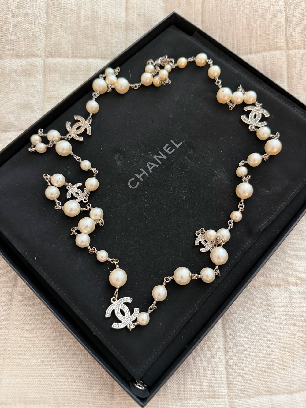 CHANEL Pearl and CC Charm Necklace - Ivory and Silver